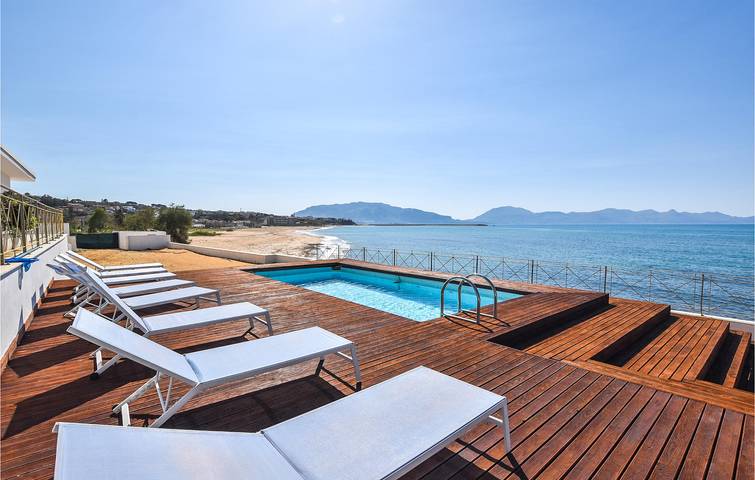 Location de vacances pour 6 personnes, avec jardin ainsi que piscine et terrasse à Balestrate - 4