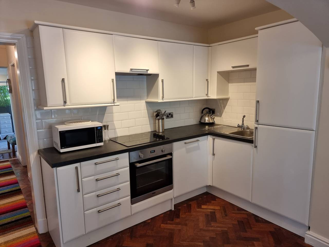 Entire holiday apartment, Apartment Sleeps 6 with Garden in Swansea region