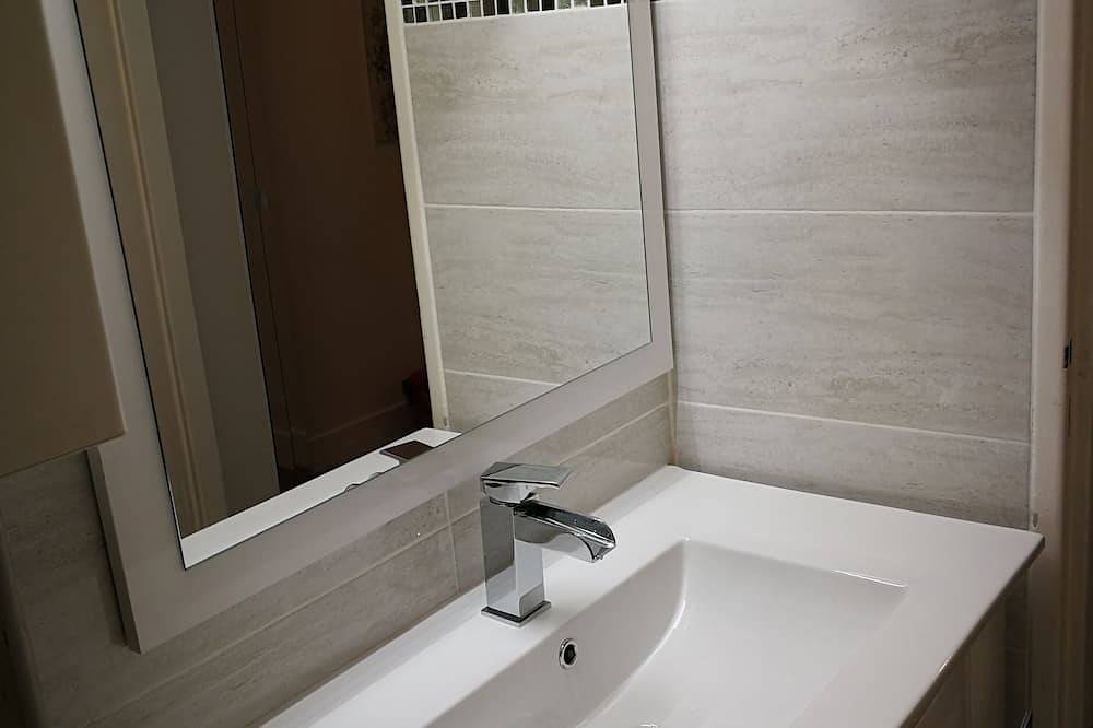 Apartamento entero, Bienvenido al pequeño nido encaramado in La Courneuve, Sena-Saint Denis