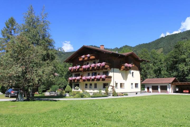 BnB für 3 Personen, mit Garten und Ausblick sowie Sauna in Schladming