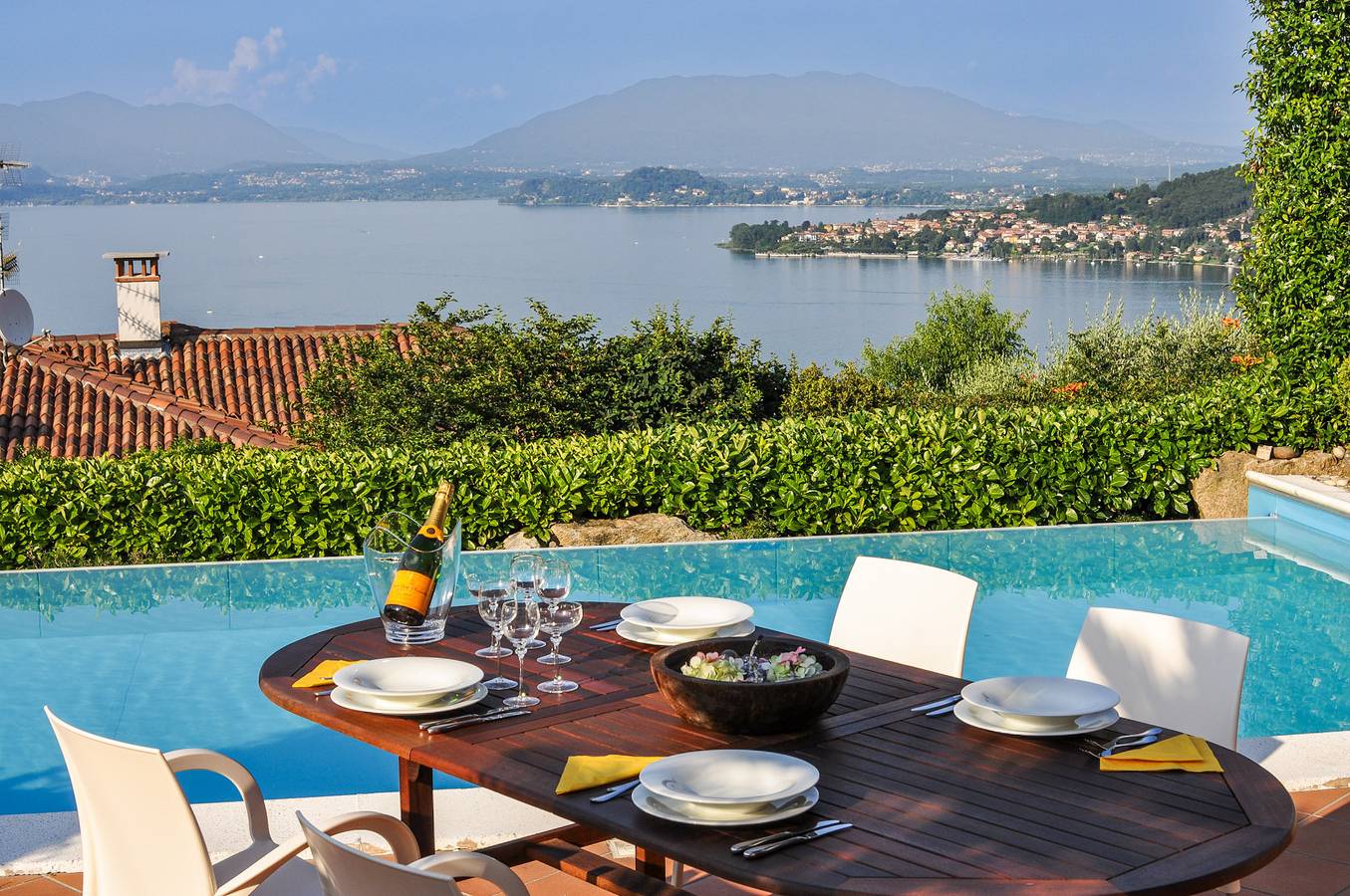 Villa Mit Pool für 8 Personen in Comune di Meina, Lago Maggiore (Piemont)