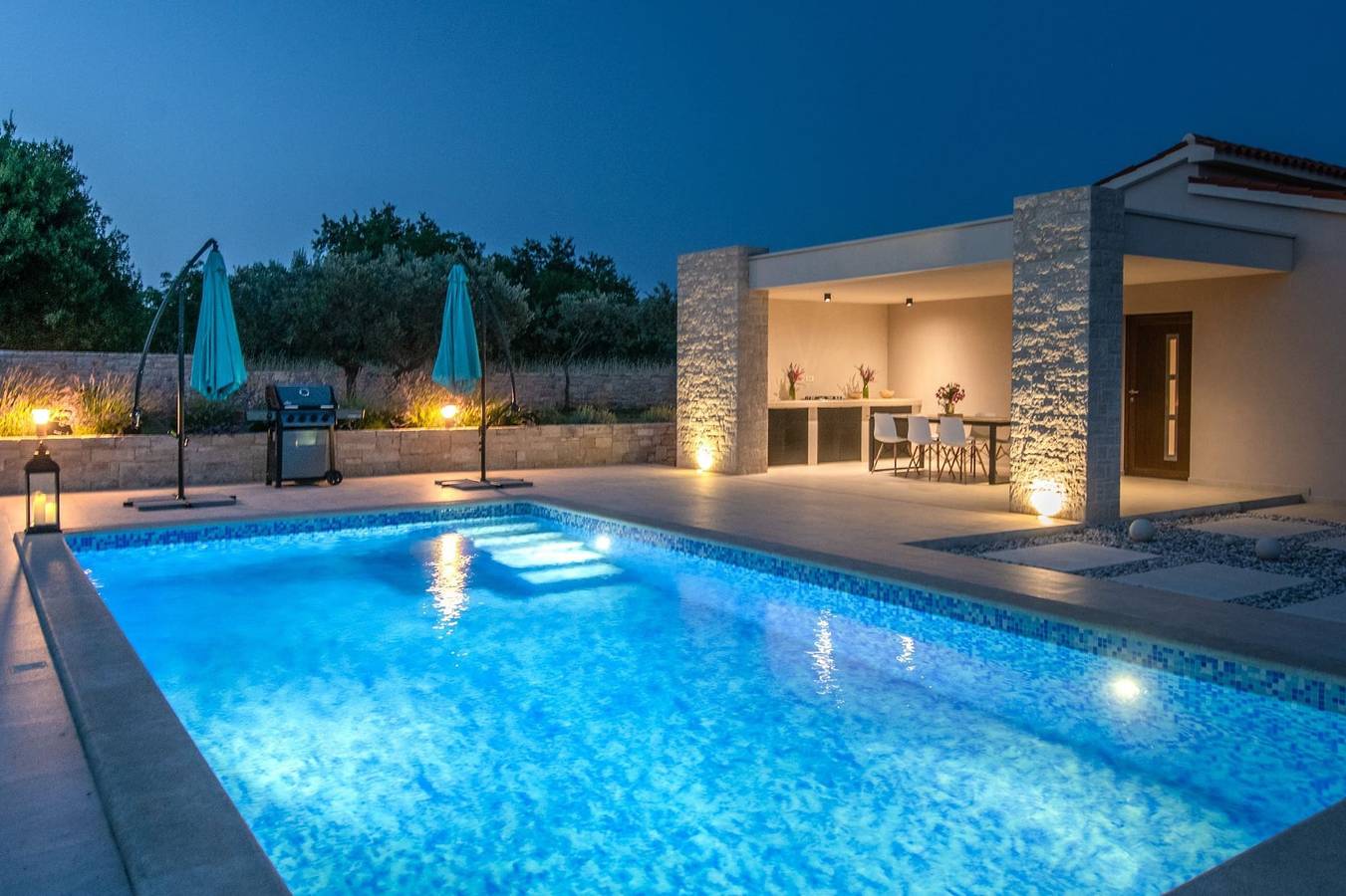 Villa Silentio with Jacuzzi and Pool (4+2) in Peruski, Südküste Istrien