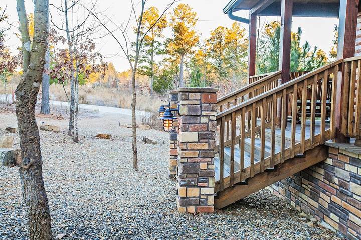 Log cabin for 8 people, with hot tub and balcony in Broken Bow