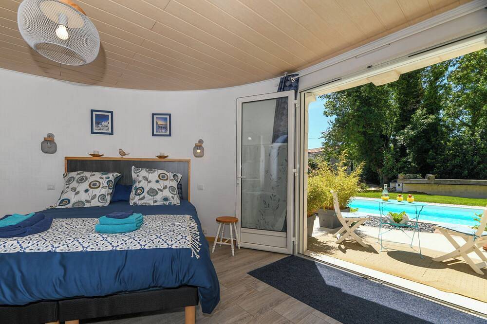 Chambre d'hôte Santorin avec terrasse et piscine in Montreuil  (Vendée), Fontenay-le-Comte