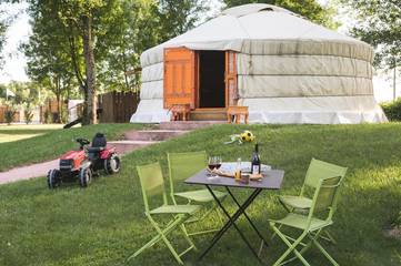 Tente pour 5 personnes, avec vue et jardin dans le Loir-et-Cher