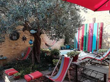Gîte pour 2 personnes, avec terrasse et jacuzzi, adapté aux familles à Cucugnan