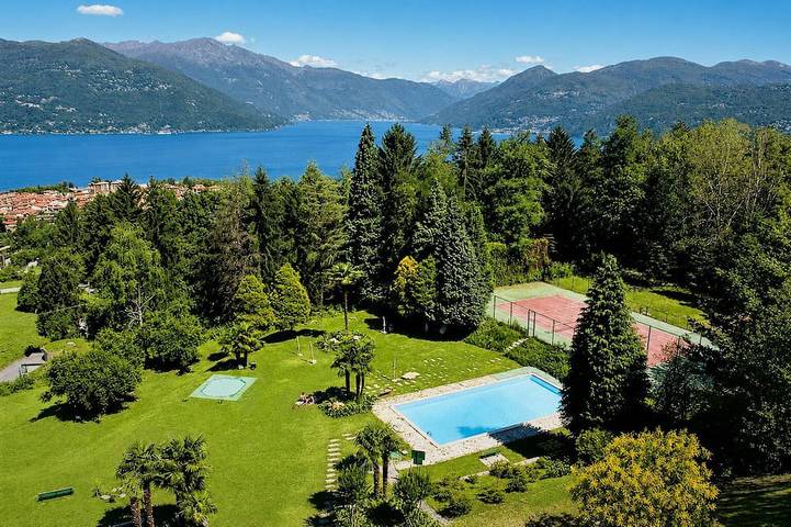 Ferienpark für 4 Personen, mit Garten und Pool sowie Balkon, mit Haustier am Lago Maggiore