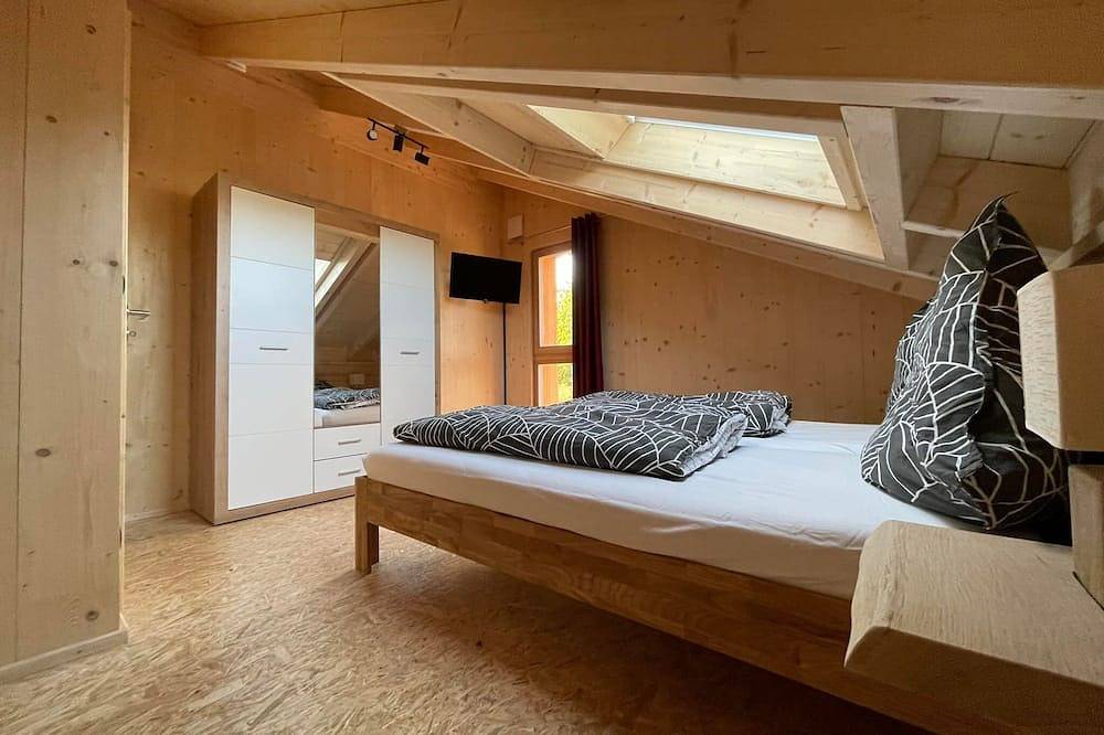 Cozy chalet in the Palatinate Forest with sauna and hot tub in Rhineland-Palatinate in Thaleischweiler-Fröschen, Landkreis Südwestpfalz
