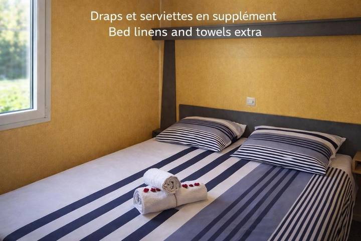 Bateau pour 5 personnes, avec piscine ainsi que balcon et jacuzzi, adapté aux familles en Bourgogne-Franche-Comté - 3