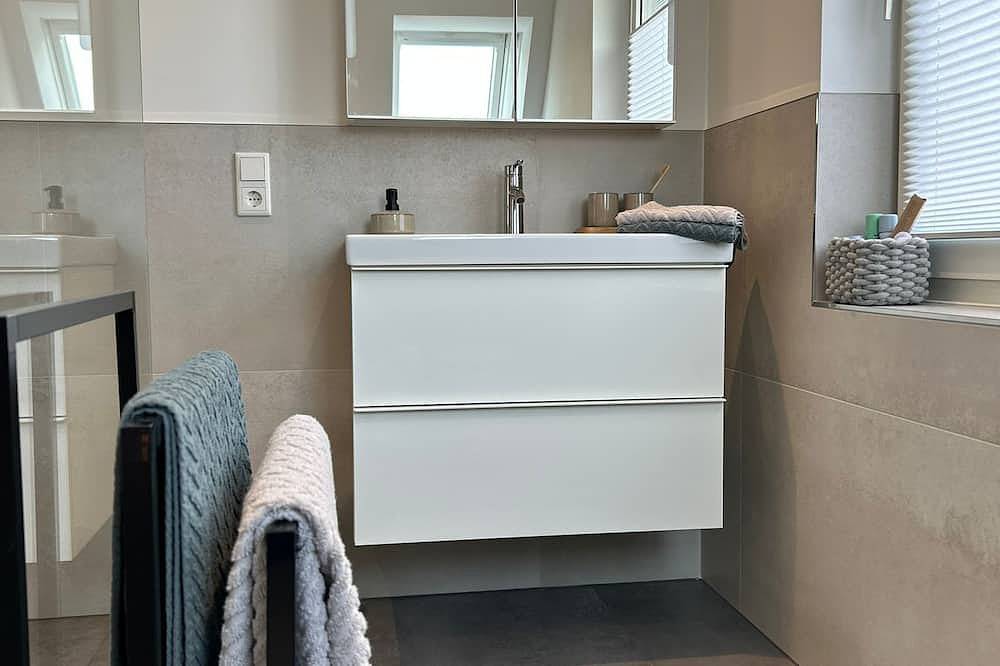 Ganze Wohnung, Ferienwohnung \"Gaia\" in Sendenhorst, 70qm neu renovierte Wohnung mit Balkon in Sendenhorst, Münsterland