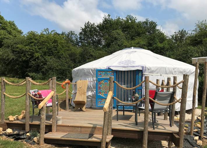 Tipi pour 5 personnes avec jardin in Le Vieux-Cérier, Charente