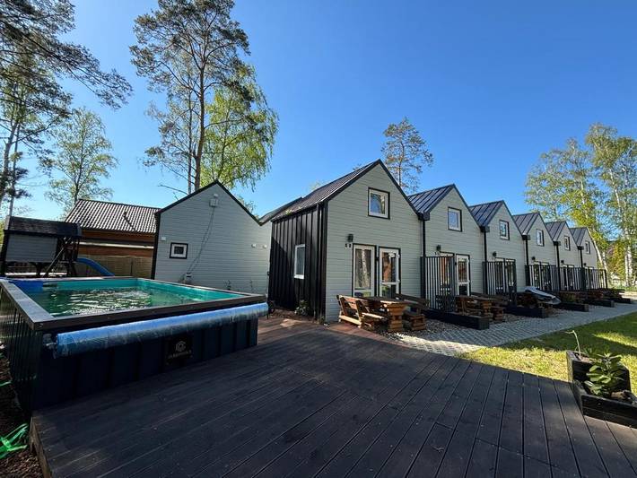 Ferienhaus für 6 Personen, mit Garten und Pool sowie Terrasse und Ausblick, mit Haustier