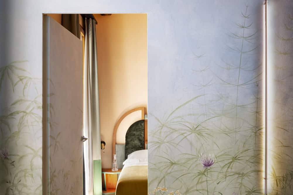 The Wheels Florence Bed&Breakfast: Bedroom Deluxe Cipria in Florence city center, Florence