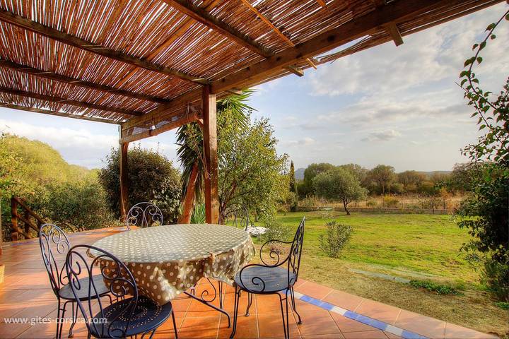 Gîte pour 4 personnes, avec Terrasse ainsi que Jardin et Vue à Monacia-d'Aullène - 3
