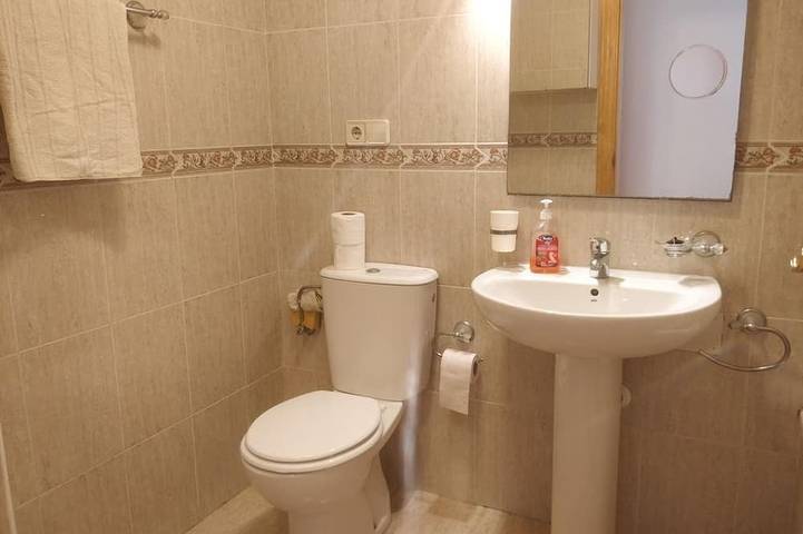 Appartement entier, Bright Sea-front apartment: free WiFi, A/C,Fans,Playa Paraiso, Murcia,  La Manga in Playa Honda (Costa Cálida), Carthagène
