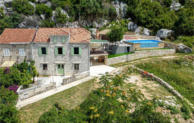 Moderne 170 m² große Wohnung mit Pool, Terrasse und 2,5 km Entfernung zum Strand in Viganj, Dubrovnik-Neretva