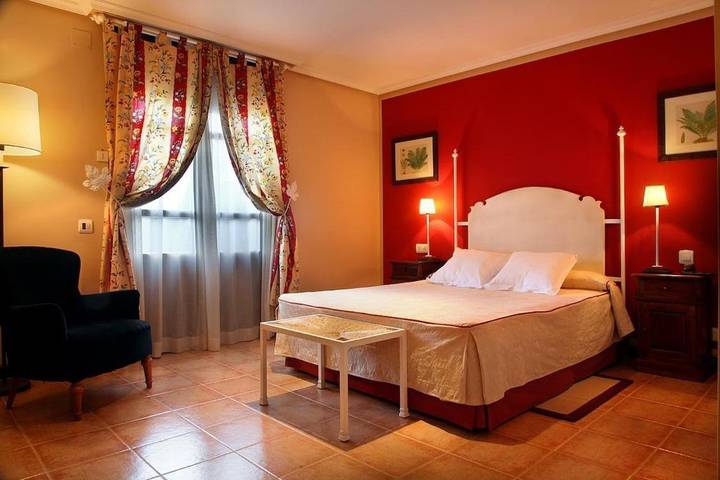 Hôtel pour 2 personnes, avec piscine et jardin à Bierge - 3