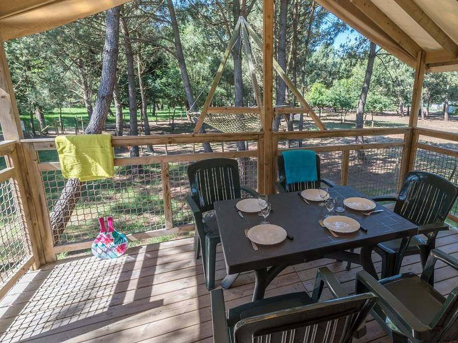 Camping Les Pirates de Carnac - Alojamiento 5 personas - Insolite 25-2 (Cabane sur pilotis Ecologe); max 4 adultos (Literas) Tv in Plouharnel, Côte des Mégalithes