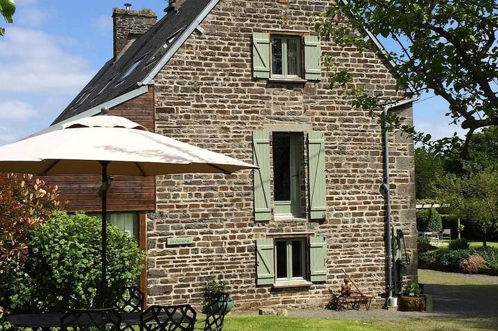 Agriturismo pour 7 personnes, avec piscine ainsi que jardin et terrasse à Le Mesnil-Garnier