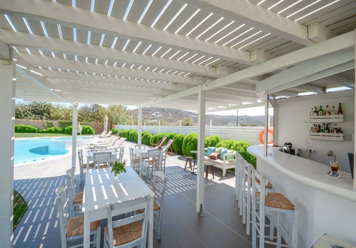 Location de vacances pour 9 personnes, avec vue sur l’océan et jardin ainsi que piscine et balcon dans Naxos - 3