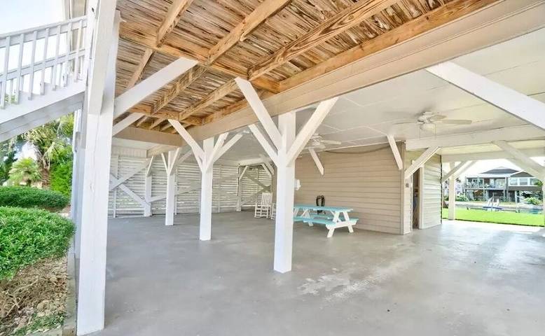 Vacation rental for 8 people, with balcony and yard in Ocean Isle Beach