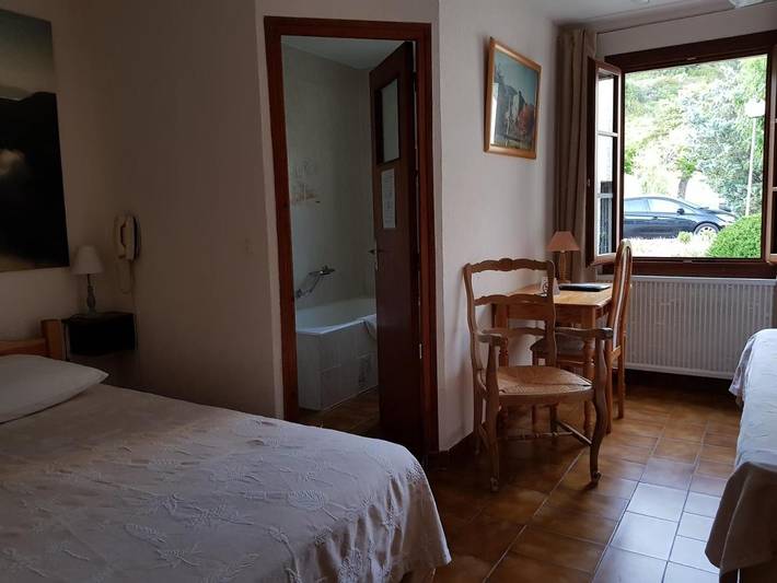 Hôtel pour 3 personnes, avec jardin et terrasse, animaux acceptés à Rougon - 4