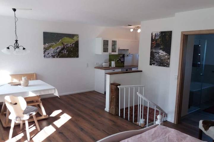 Ganze Wohnung, Wunderschöne helle Ferienwohnung  am Etterer Hof mit grosser  Süd-Terrasse in Feldkirchen-Westerham, Landkreis Rosenheim