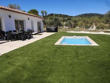 Cottage pour 4 personnes, avec piscine ainsi que jardin et vue à Les Mages