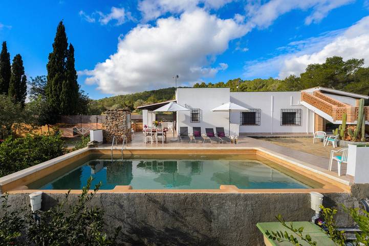 Ferienhaus für 4 Personen, mit Terrasse und Garten in St Miquel de Balansat - 2
