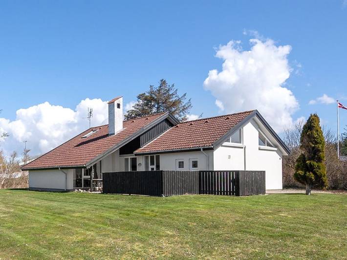 Ferienhaus für 10 Personen, mit Terrasse und Whirlpool sowie Sauna, mit Haustier