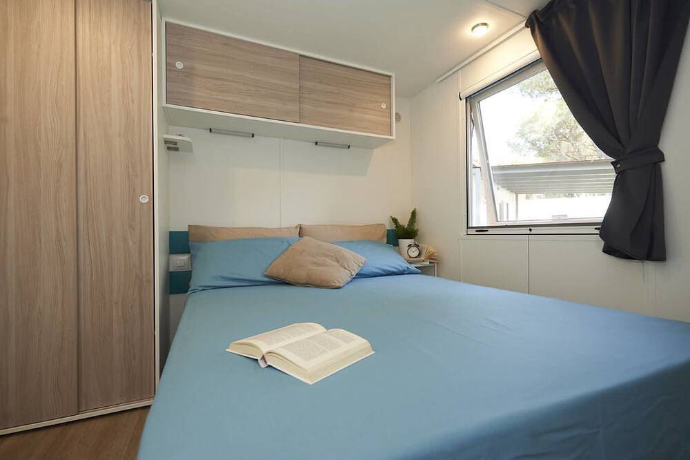 Maxi Caravan Ischia by Interhome in Sessa Aurunca, Provincia de Caserta