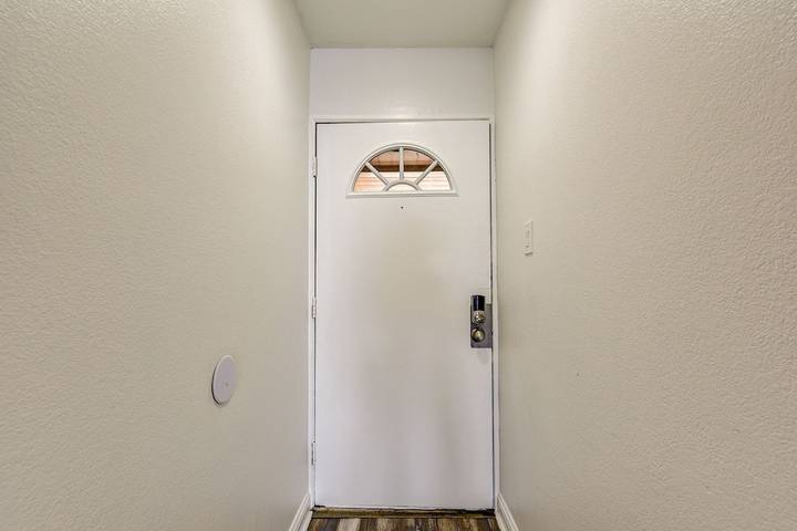 Vacation rental for 6 people, with balcony and pool in Lake Conroe