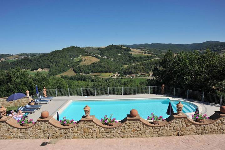 Villa Gaglietole by MMega in Collazzone, Provincia de Perugia