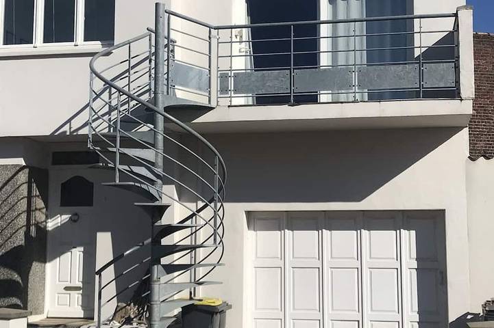 Appartement entier, Studio confortable  avec terrasse situé à 300 m de la plage de sable fin ... in Sangatte, Région de Calais