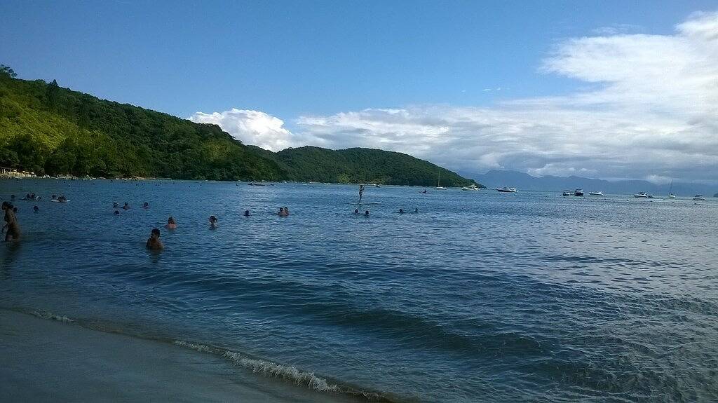 Cond Portal Patrimonio - Haus mit Pool, Grill und 24-Stunden-Sicherheits-Wi-Fi in Caraguatatuba, Região Metropolitana do Vale do Paraíba e Litoral Norte