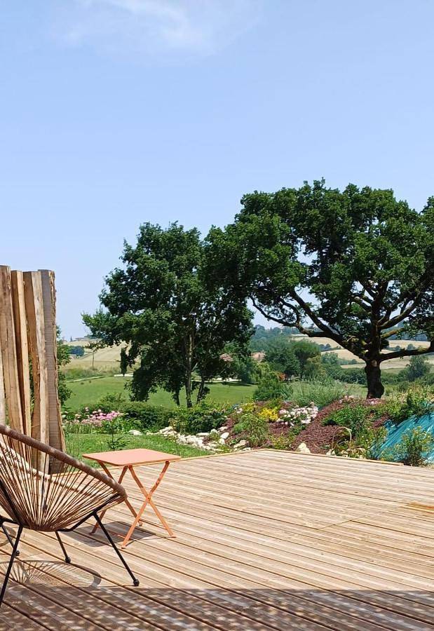 Location de vacances pour 2 personnes, avec jardin et vue ainsi que piscine et terrasse à Terraube - 2