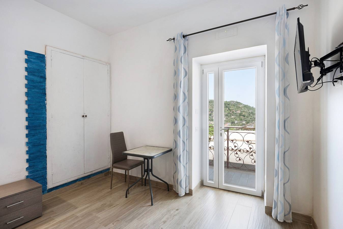 Zimmer 'Napoli Con Vista Vesuvio' mit Bergblick, Wi-Fi und Klimaanlage in Pimonte, Monti Lattari