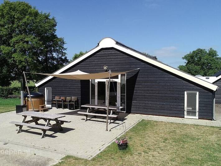 Vakantiehuis voor 18 personen, met sauna en whirlpool in Bronckhorst