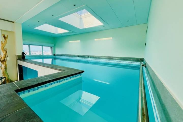 Gîte pour 6 personnes, avec balcon et piscine, adapté aux familles dans Port des Minimes - 3