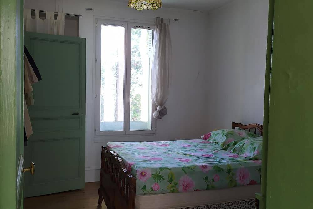 Ganze Wohnung, Ground floor charming \"arts déco\" house 2 bedrooms, living room, kitchen, large garden in Toulouse, Umgebung Toulouse