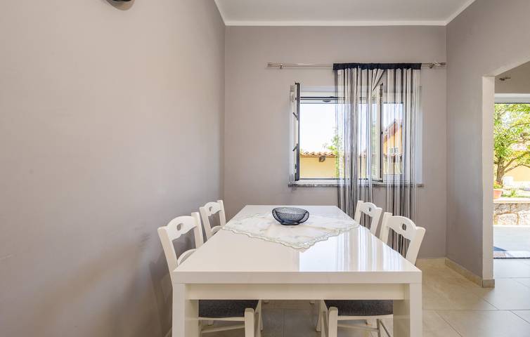 Ganze Ferienwohnung, Gemütliche Ferienwohnung mit Pool, WLAN und Strand in 2,5 km Entfernung in Rijeka, Primorje-Gorski Kotar