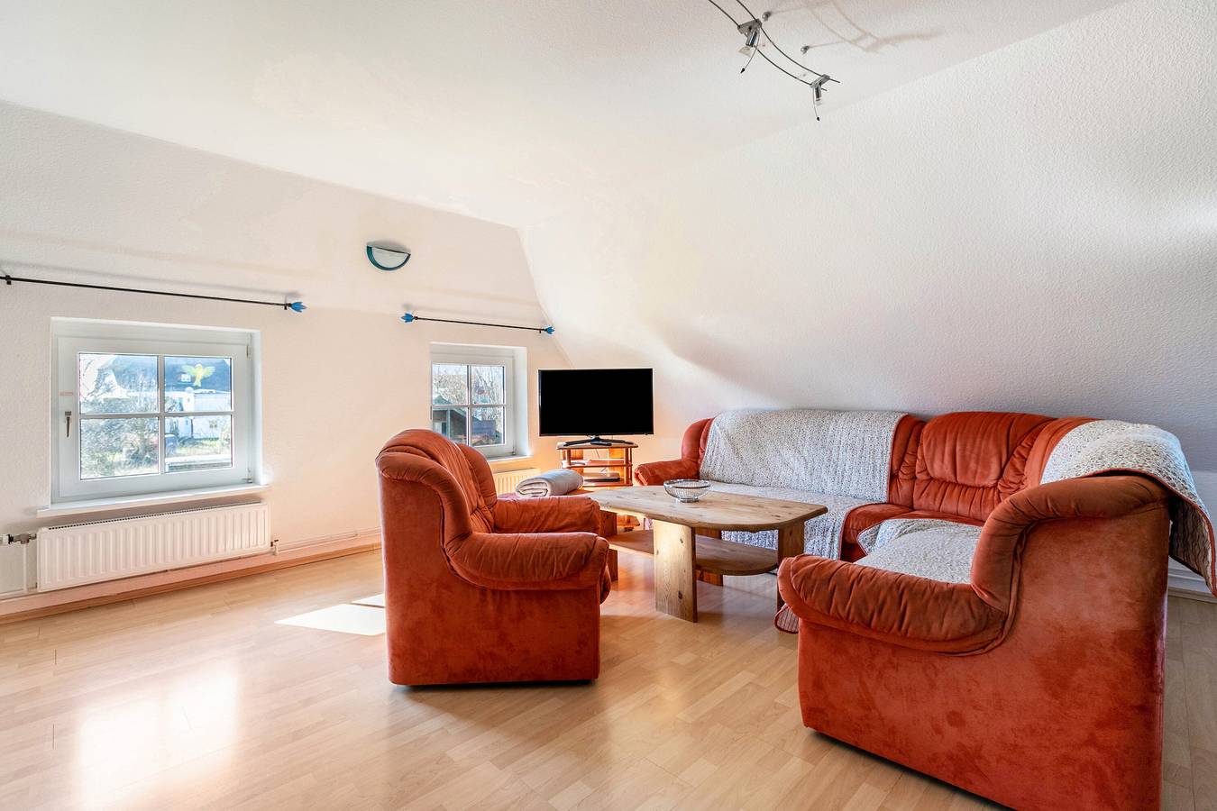 Geheel appartement, Vakantiewoning 'Fewo Erika' met privéterras, privétuin en wifi in Tilli (Perlworm), Pellworm