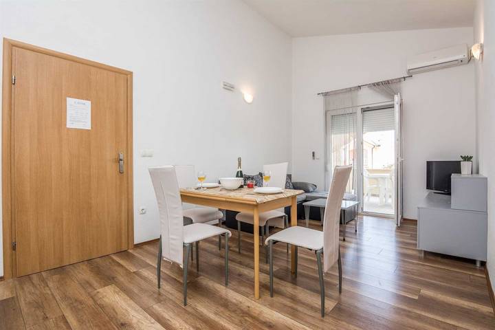Gîte pour 4 personnes, avec balcon/terrasse et balcon dans Vir - 3