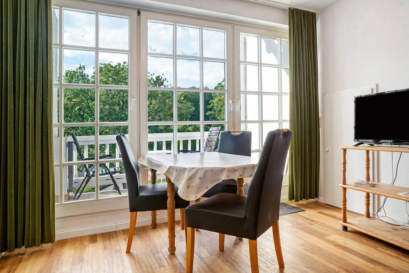 Geheel appartement, Appartement 'Haus Baltic - Ferienwohnung 29' met Balkon en Wifi in Sellin, Rügen