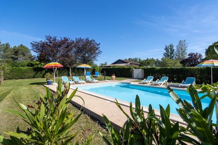 Gîte pour 10 personnes, avec Jardin