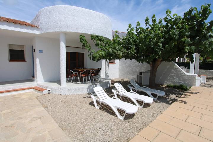 Casa rural para 6 personas, con terraza y jardín además de vistas y piscina, Se admiten mascotas en Tierras del Ebro - 3