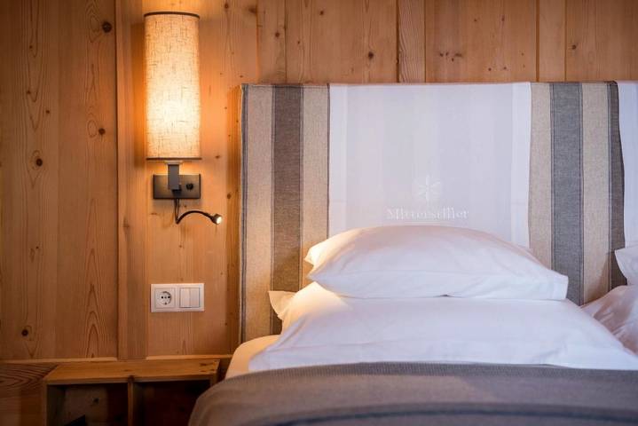 B&b voor 12 personen, with tuin and zwembad as well as uitzicht and sauna, met huisdier in de Dolomieten