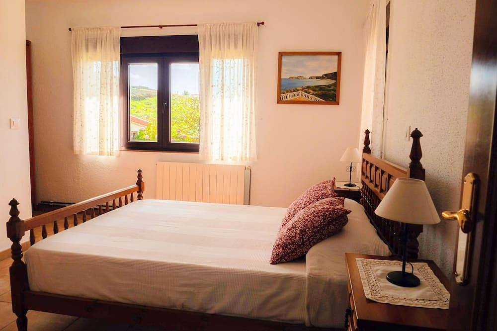 Casa Charo with spectacular views of the sea in Miengo, Cantabrian Coast