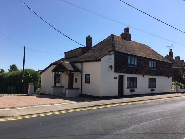 Holiday letting for 2 people, with Terrace and Garden as well as View in Dymchurch