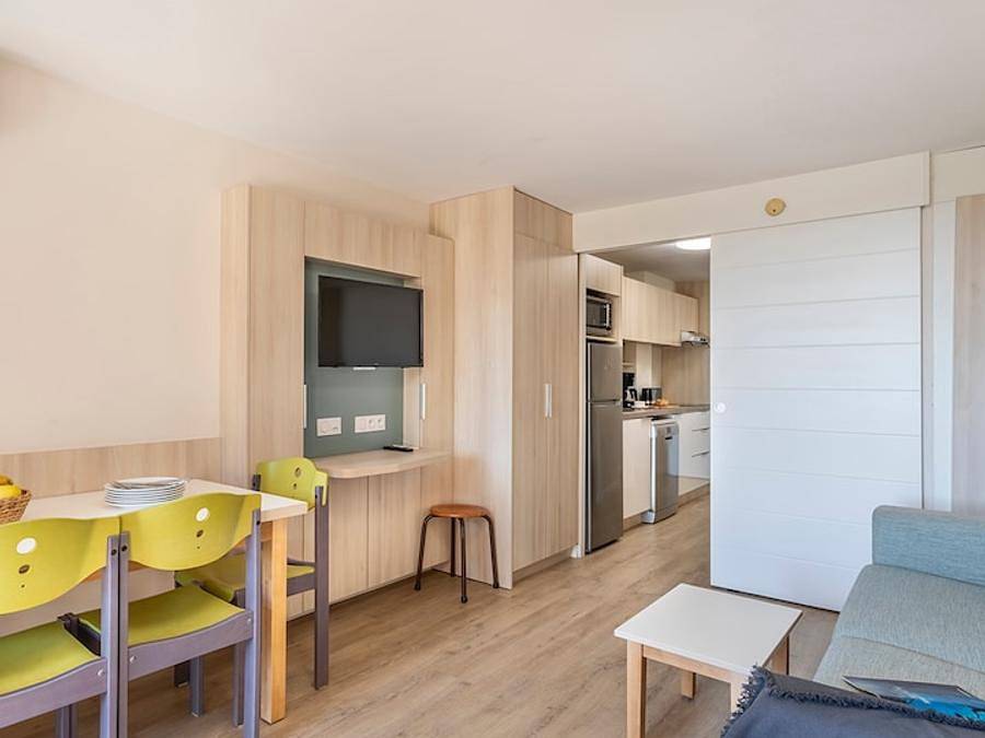 Pierre & Vacances Résidence Les Jardins de la Côte d'Azur - Studio 5 personnes - 1 coin nuit in Saint-Mandrier-sur-Mer, Région de Toulon